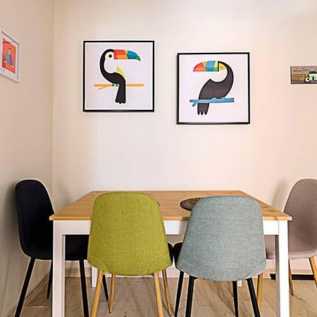 Cozy Flat With 1 Bedroom Next To Metro Station Athene Buitenkant foto
