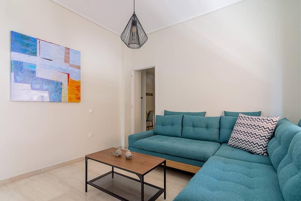 Cozy Flat With 1 Bedroom Next To Metro Station Athene Buitenkant foto
