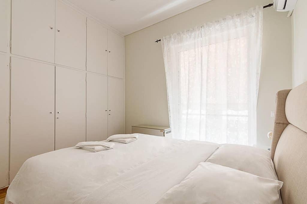 Cozy Flat With 1 Bedroom Next To Metro Station Athene Buitenkant foto