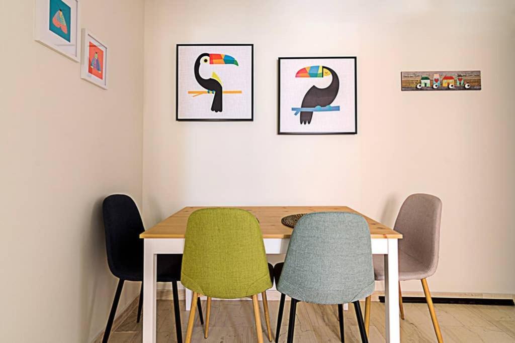 Cozy Flat With 1 Bedroom Next To Metro Station Athene Buitenkant foto