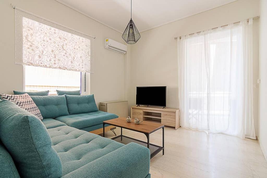 Cozy Flat With 1 Bedroom Next To Metro Station Athene Buitenkant foto