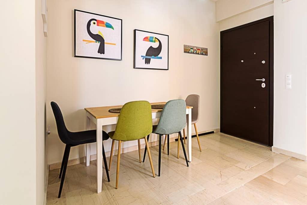 Cozy Flat With 1 Bedroom Next To Metro Station Athene Buitenkant foto