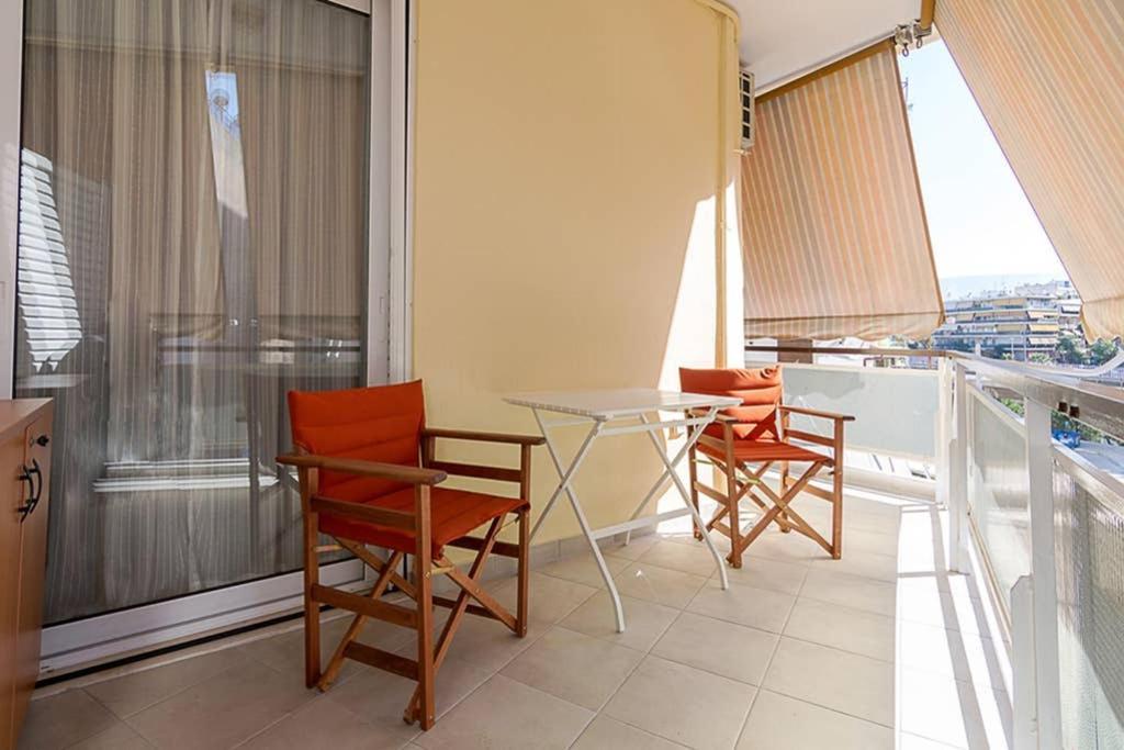 Cozy Flat With 1 Bedroom Next To Metro Station Athene Buitenkant foto