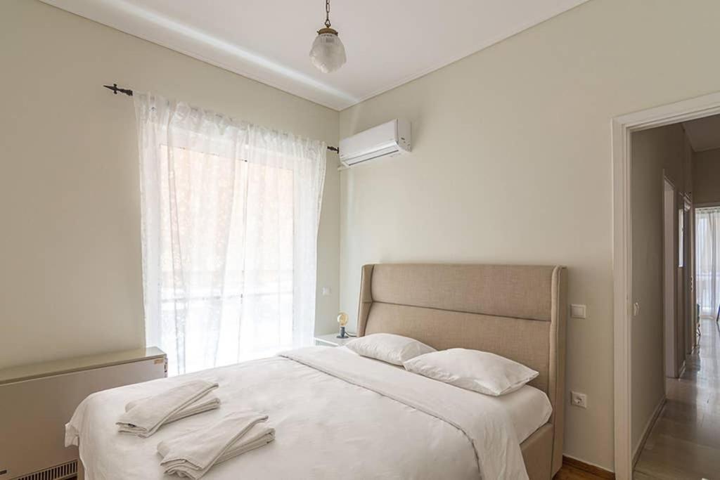 Cozy Flat With 1 Bedroom Next To Metro Station Athene Buitenkant foto